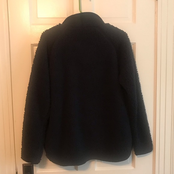 Sherpa pullover in black - Picture 6 of 6